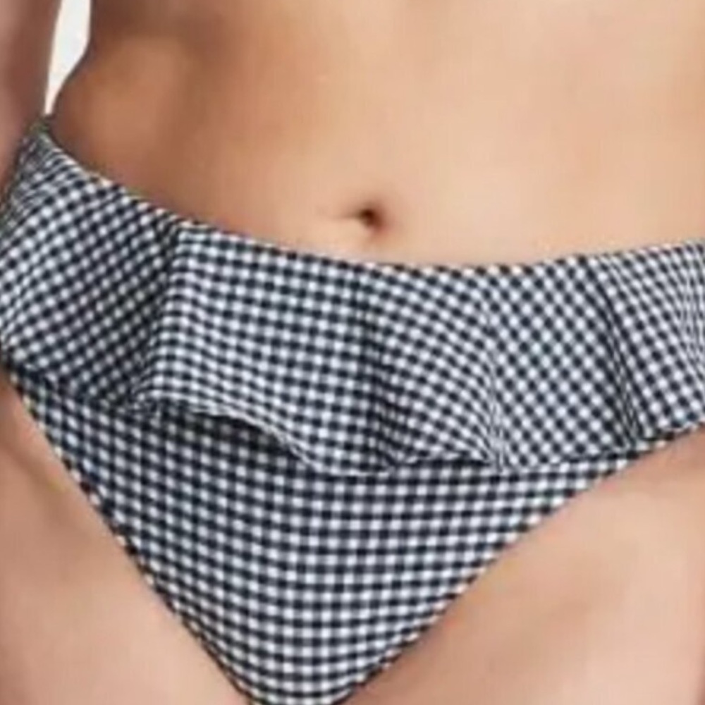 Victoria’s Secret Black Gingham High Waist Ruffle Cheeky Bikini Bottom.
Size-L!